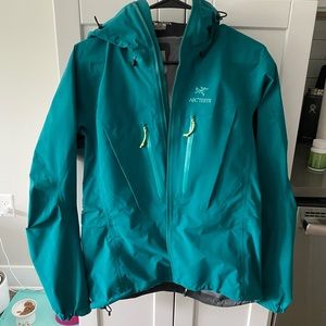 Arc’teryx Alpha SV Women’s size M